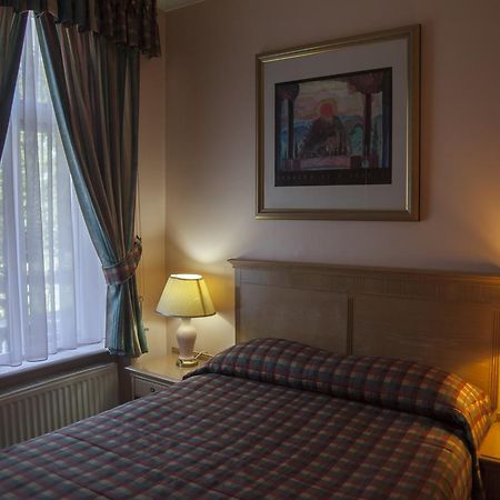 Her Majesty Hotel London Exterior photo