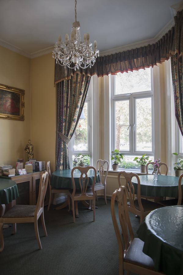 Her Majesty Hotel London Exterior photo